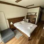 شقة Veternica V Bernarde