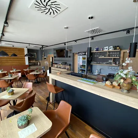 Veternica V Bernarde Aparthotel 4*
