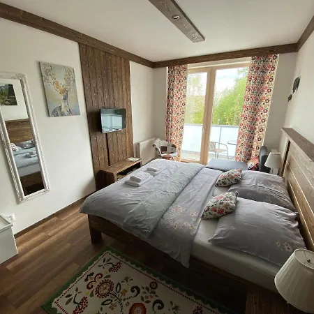 Veternica V Bernarde מלון דירות