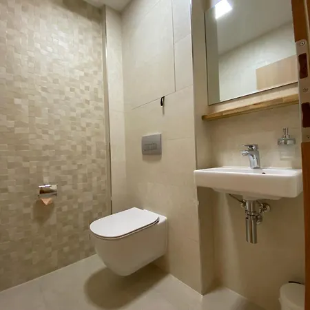 Veternica V Bernarde Aparthotel